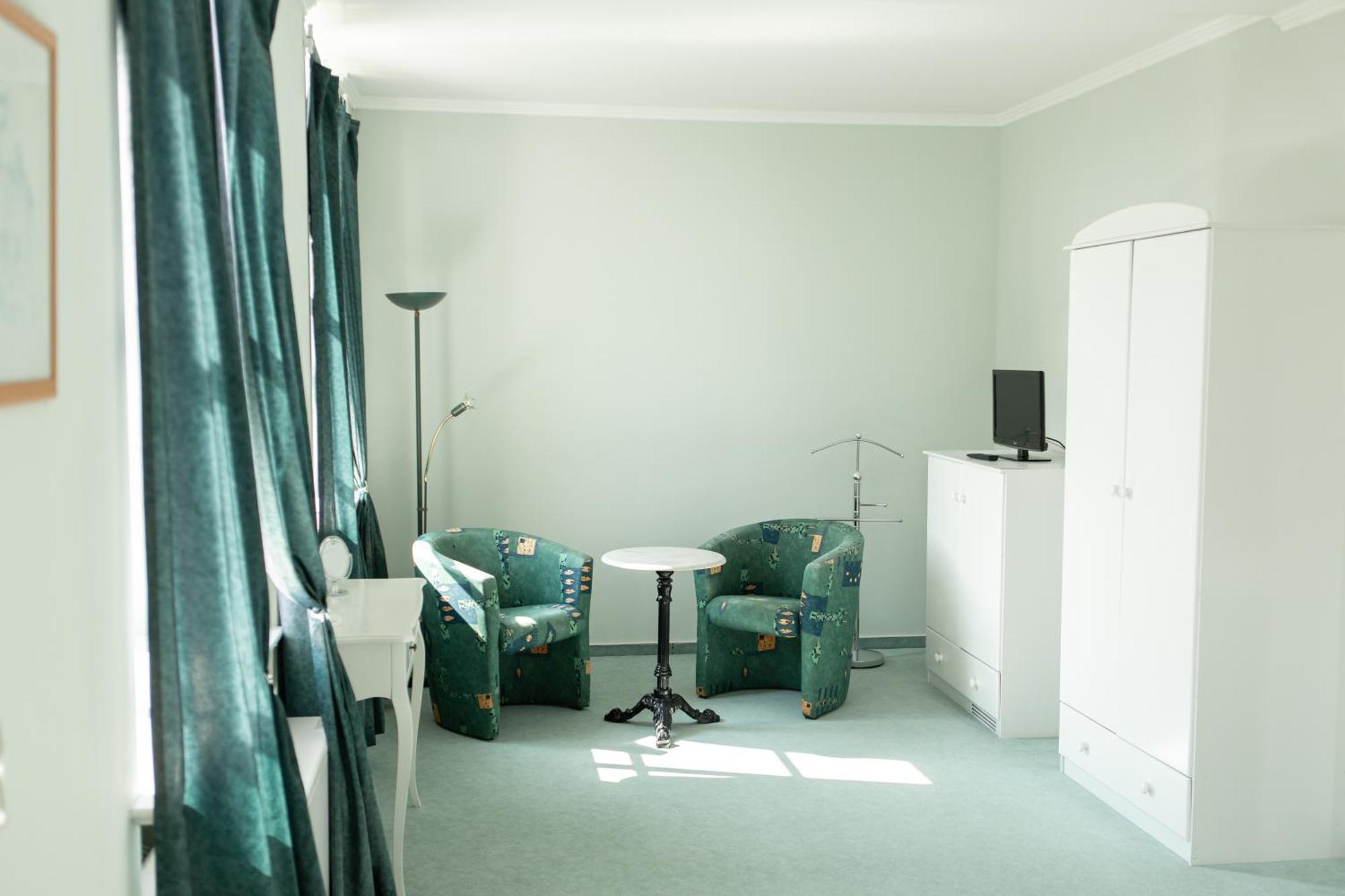 Boutique Hotel Gut Tribbevitz Neuenkirchen auf Rugen Exterior foto