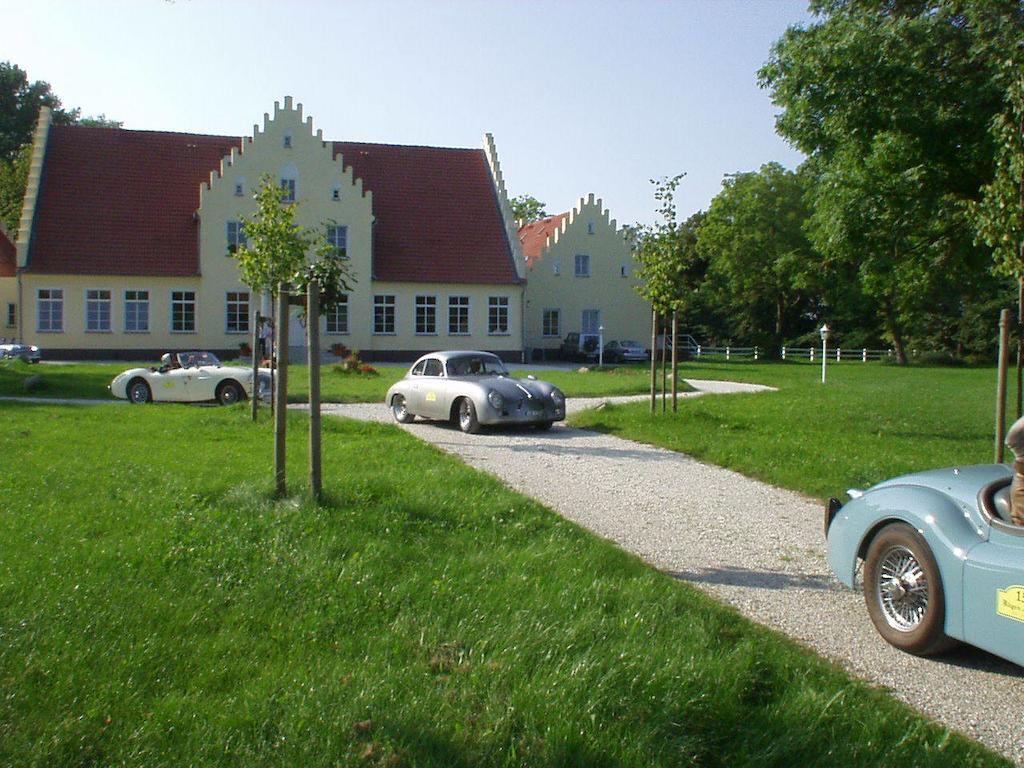 Boutique Hotel Gut Tribbevitz Neuenkirchen auf Rugen Exterior foto